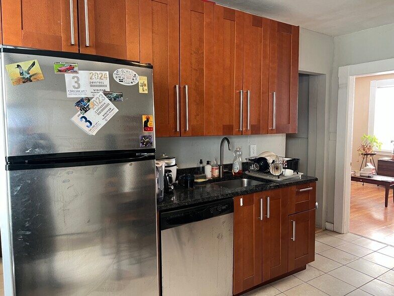 Building Photo - 273 Cardinal Medeiros Ave