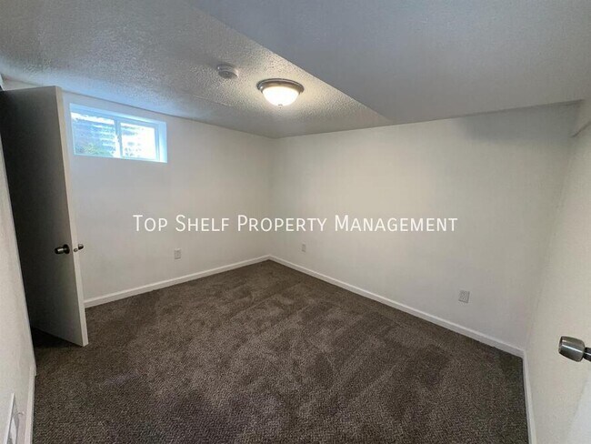 Building Photo - 3816 Clinton Ave