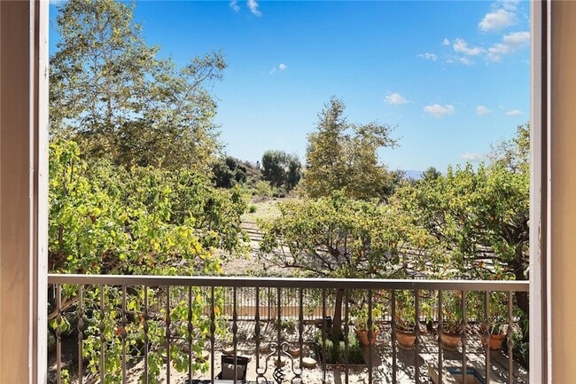 Building Photo - 19668 Three Oaks Ln