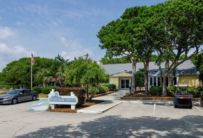 Building Photo - 1705 Sand Dollar Ct