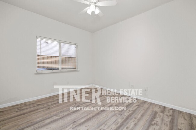 Building Photo - 51 Tulip Tree Cir