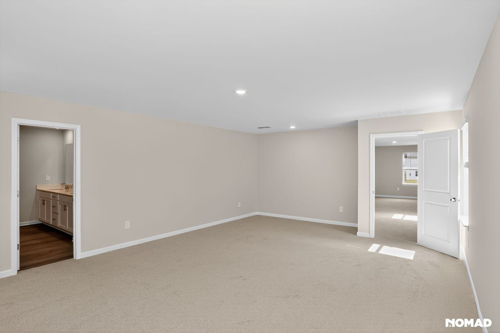 Building Photo - 39 Hemlock Ct
