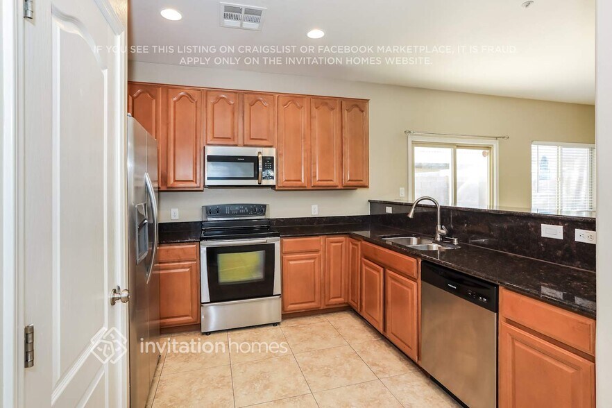 Building Photo - 13509 N 87th Ln