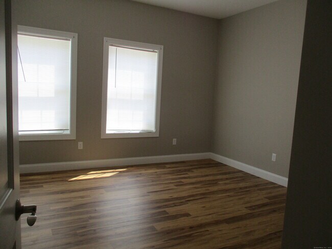Building Photo - 1484 CT-171