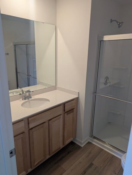 Building Photo - 2003 Oakdale Dr