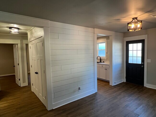 SHIPLAP ACCENTS FOUND THROUGHOUT! - 209 Roe St