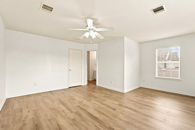 Building Photo - 2703 Skyview Glen Ct