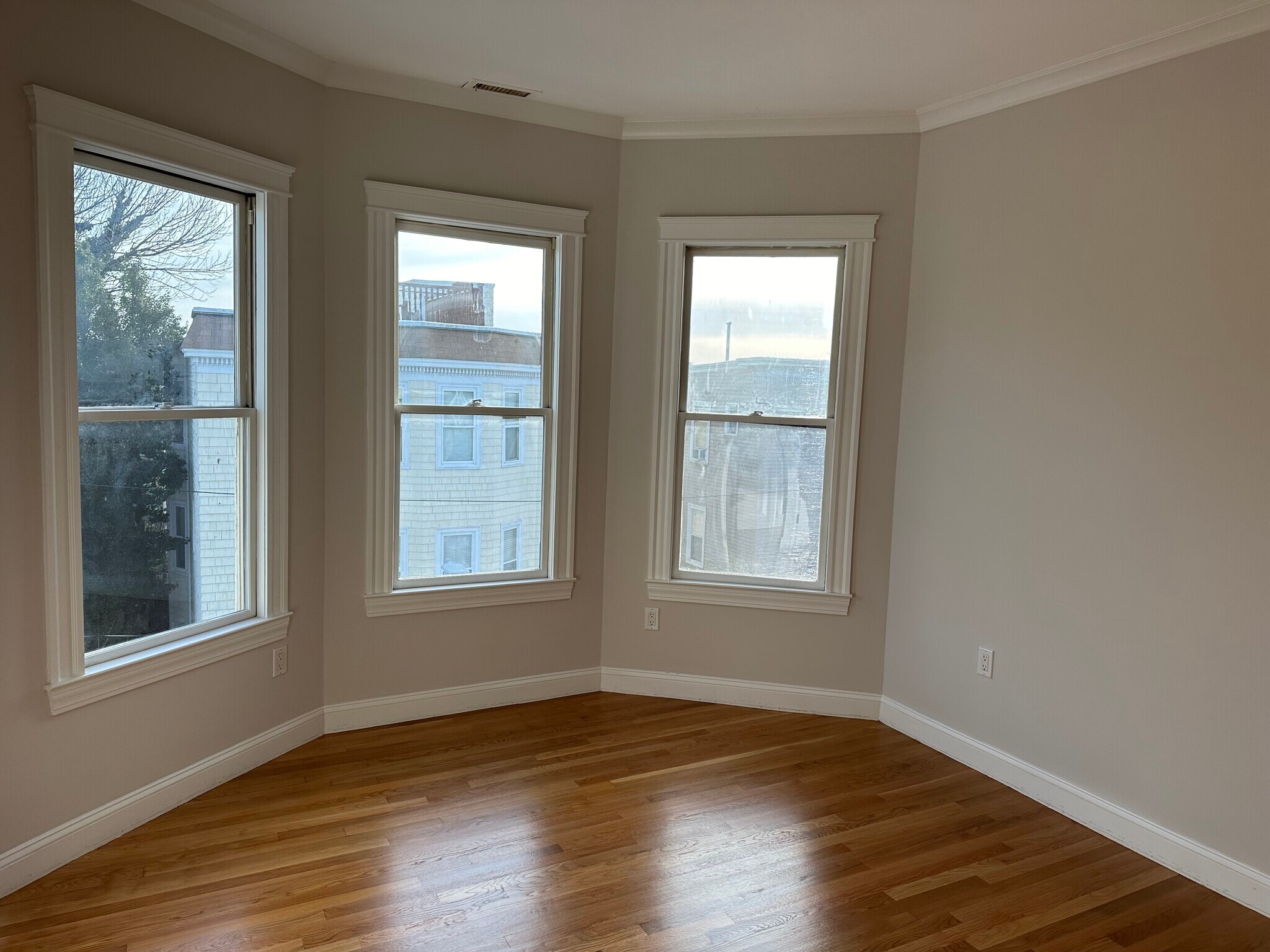 Building Photo - 12 Buttonwood St