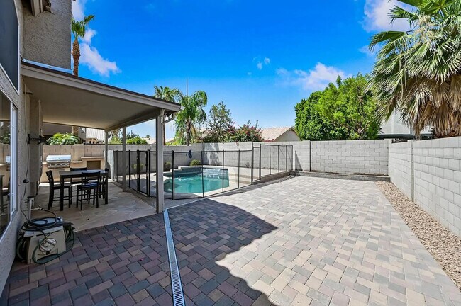 Building Photo - 4734 E White Aster St