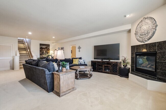 Building Photo - D20 Patio Home on the Golf Course views of...