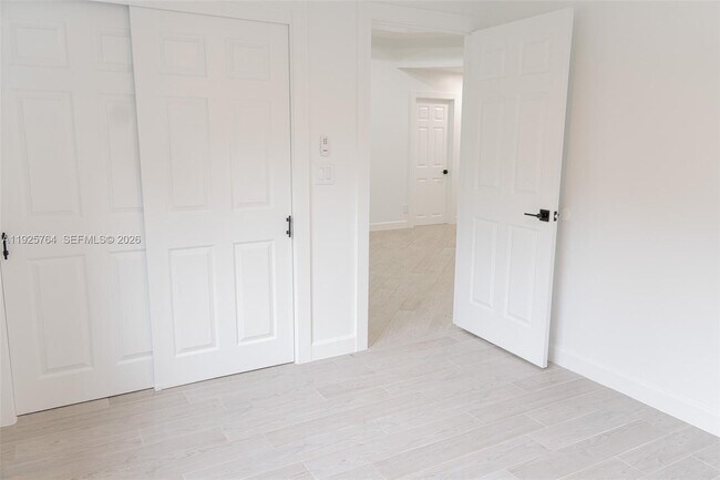 Building Photo - 5464 NE 3rd Ave