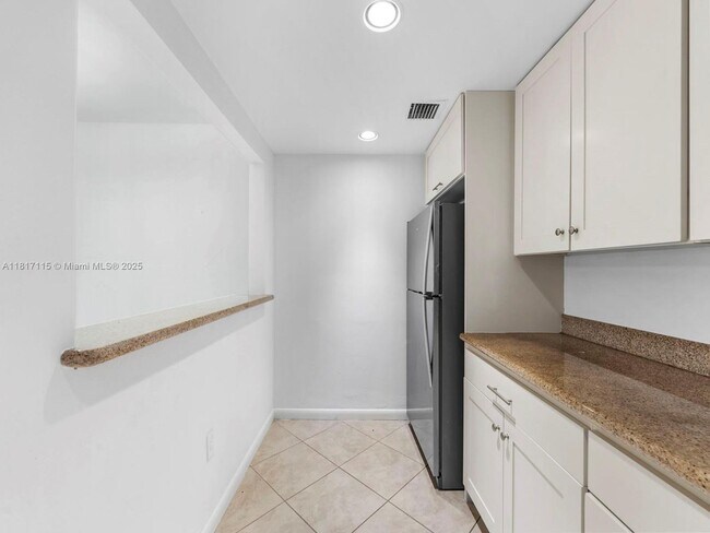 Building Photo - 14034 SW 90th Ave