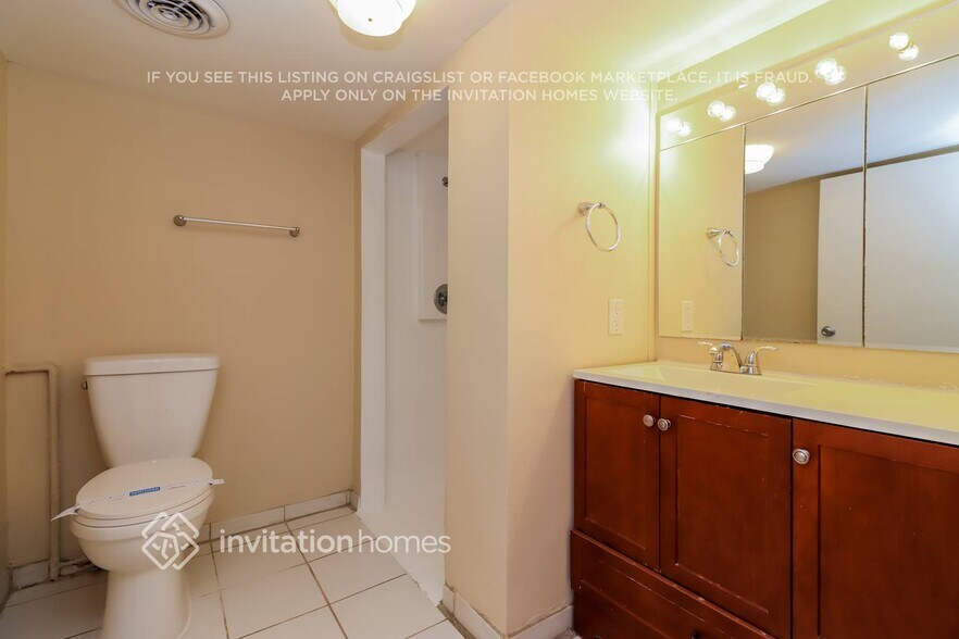 Building Photo - 11018 102nd Ave N