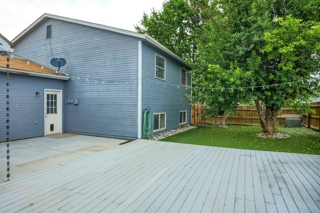 Building Photo - 8488 Prairie Clover Way