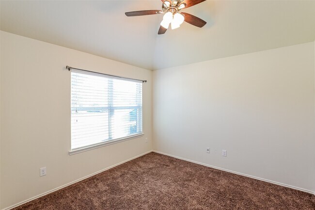 Building Photo - 15011 Mause Creek Dr