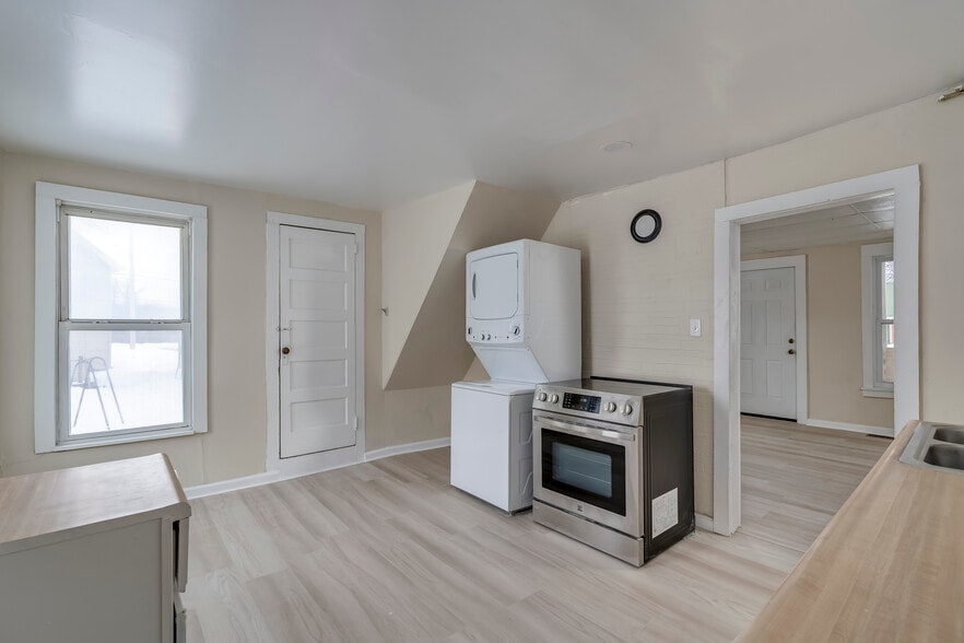 Building Photo - 514 Francis St