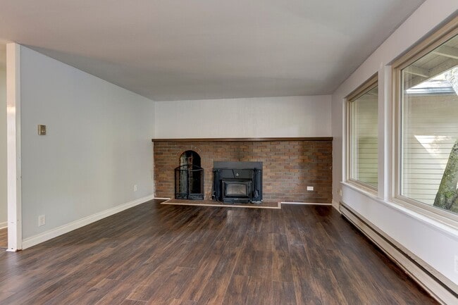 Building Photo - 3 Bed 3 Bath Home near West Beach