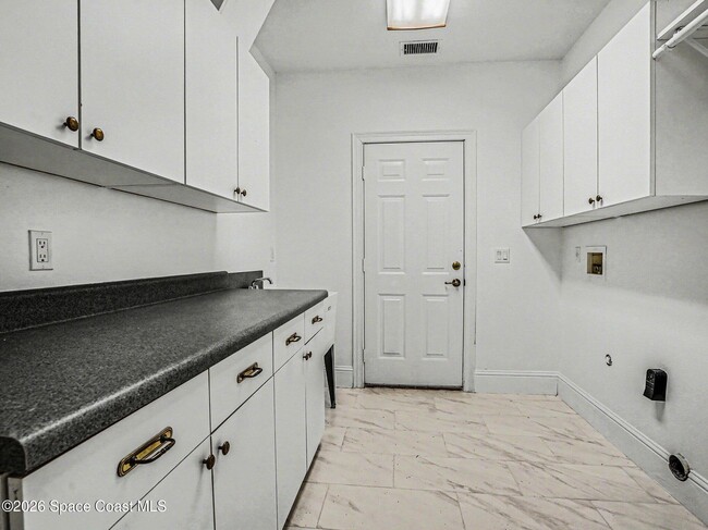 Building Photo - 11940 Kirby Smith Rd