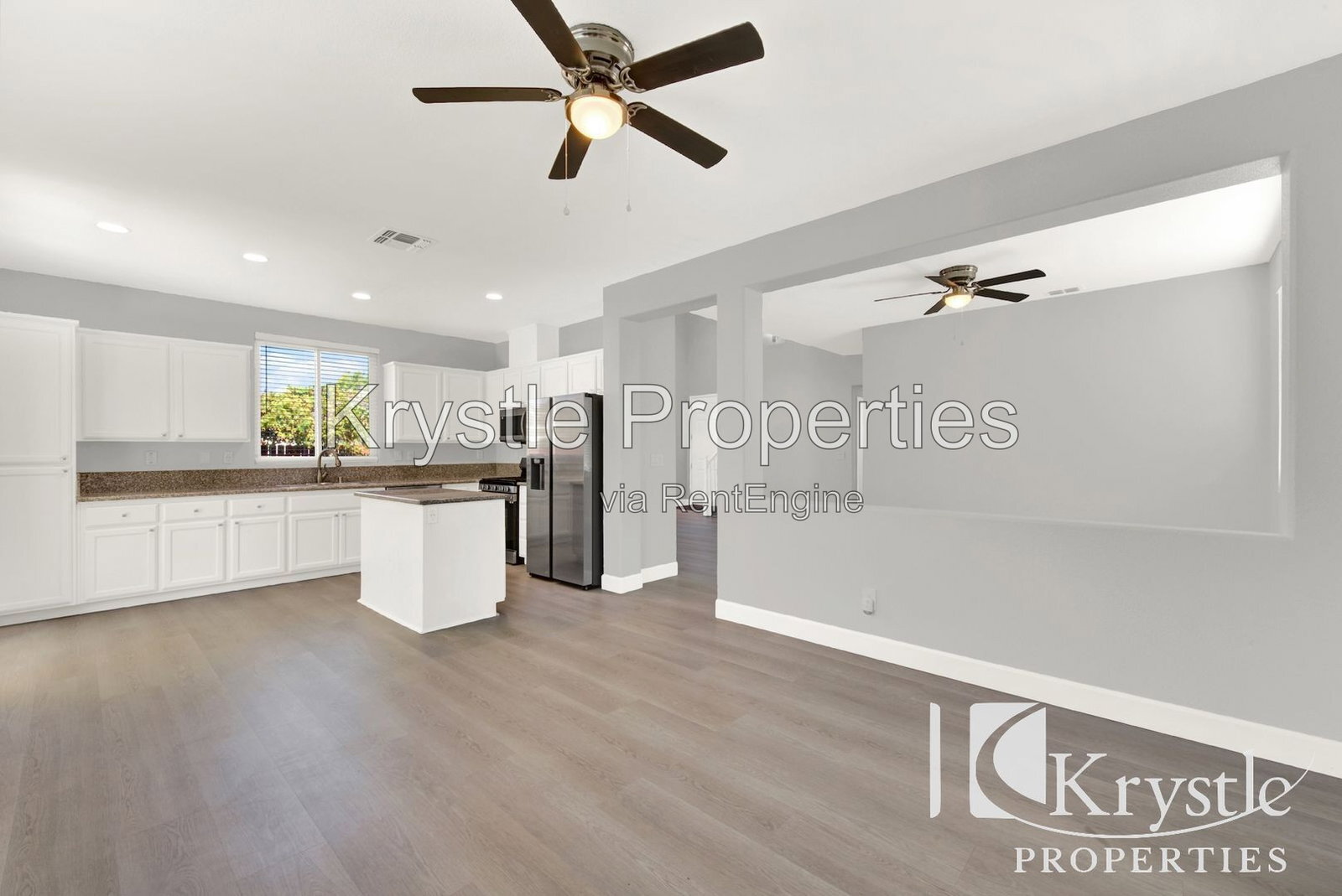 Building Photo - 824 Cedarcrest Dr