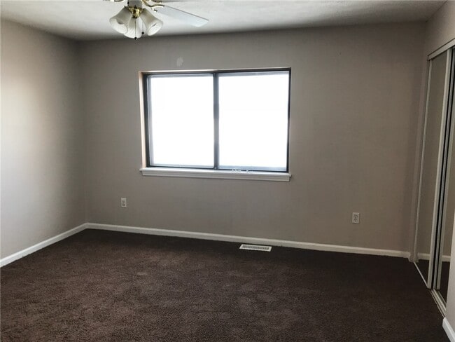 Building Photo - 265 Bay Village Dr