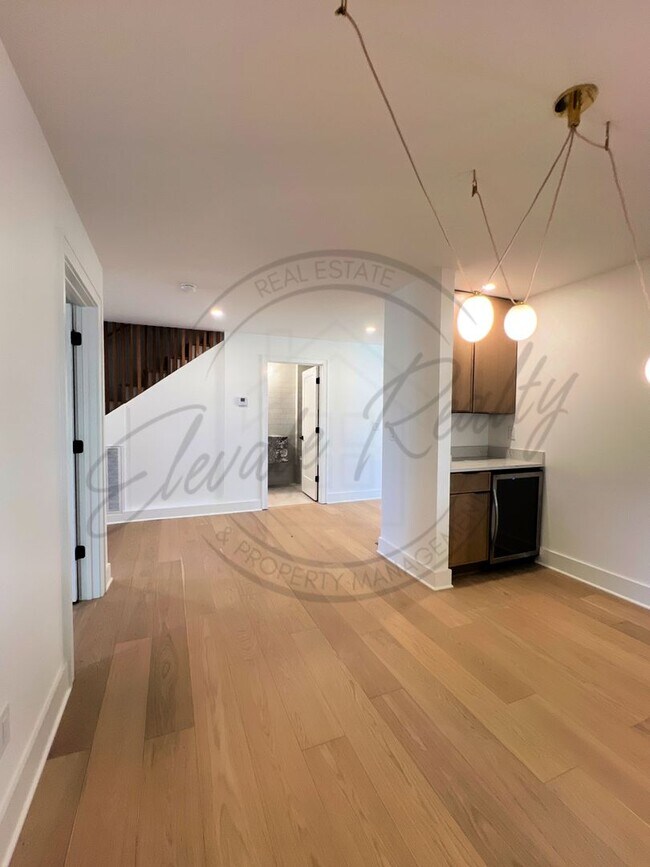 Building Photo - Modern Elegance in the Heart of Nashville ...