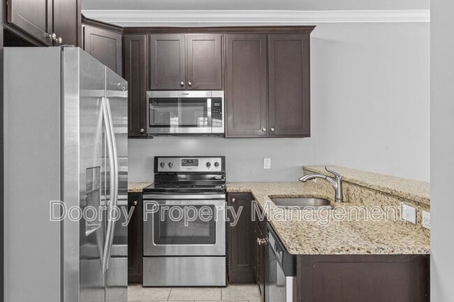 Building Photo - 717 Ladd Ave