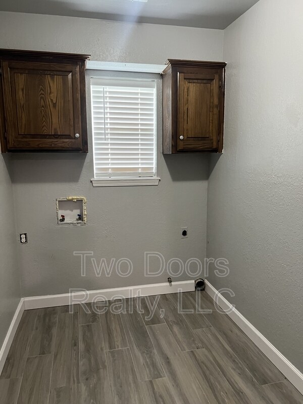 Building Photo - 2300 NW 115th St