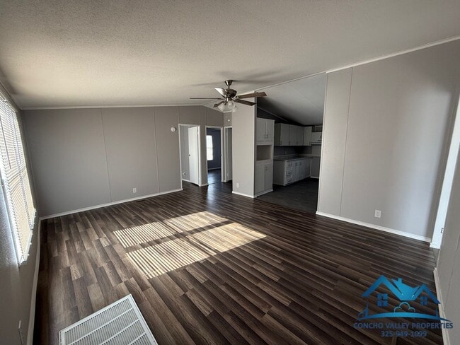 Building Photo - For Sale or Rent-to-own - 3 Bed/ 2 Bath on One Acre in Grape Creek