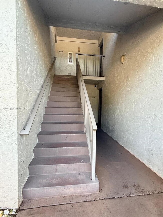 Building Photo - 3228 Coral Lake Dr