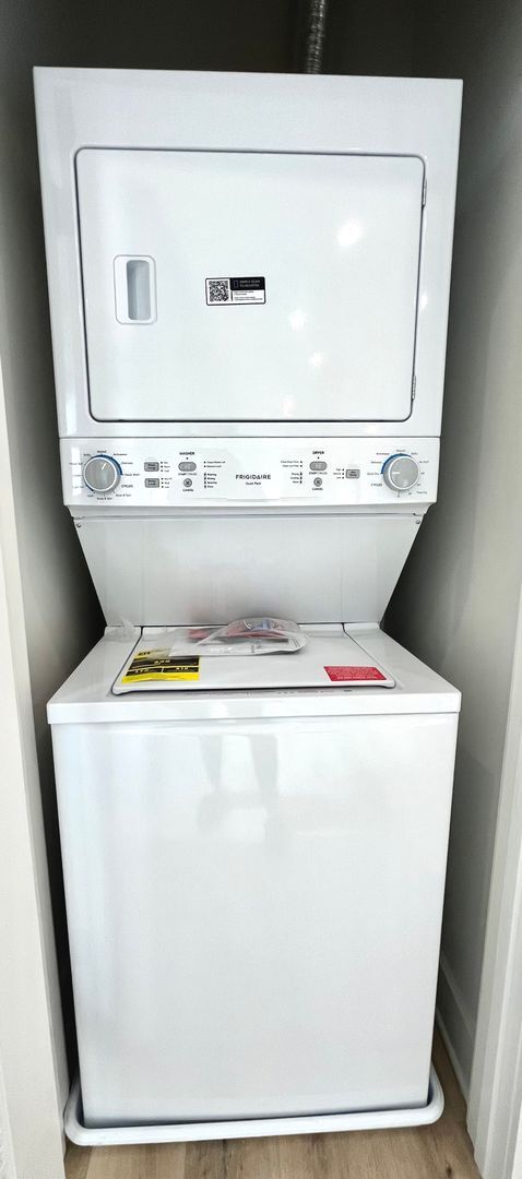 Building Photo - 1802 11th St NW