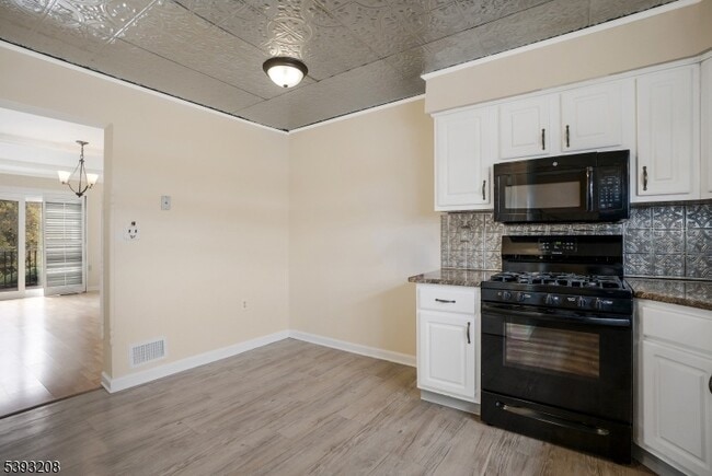 Building Photo - 180 Wildflower Ln