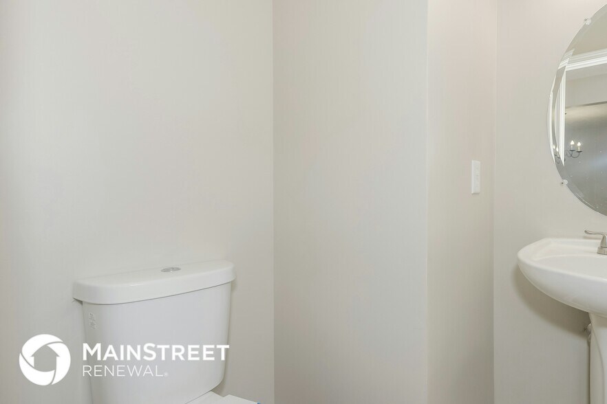 Building Photo - 204 Vintage Cir