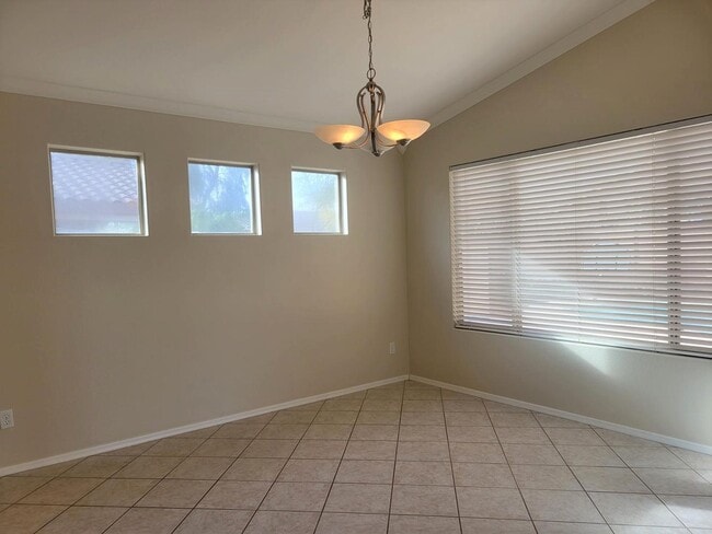 Building Photo - 2294 E Cherry Hills Pl