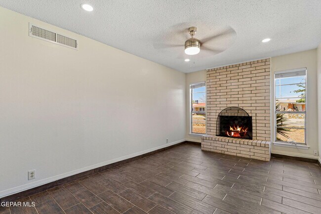Building Photo - 2608 Dan Sikes Dr