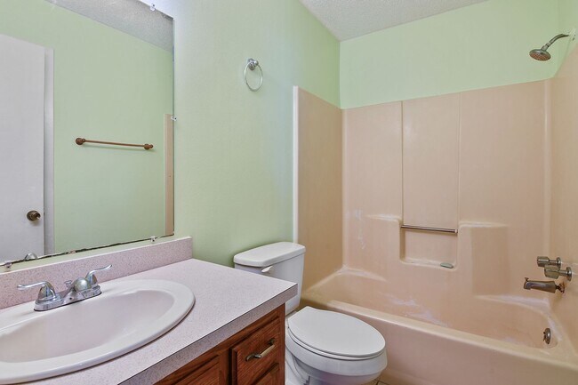 Building Photo - 3 bedroom Home near LSU