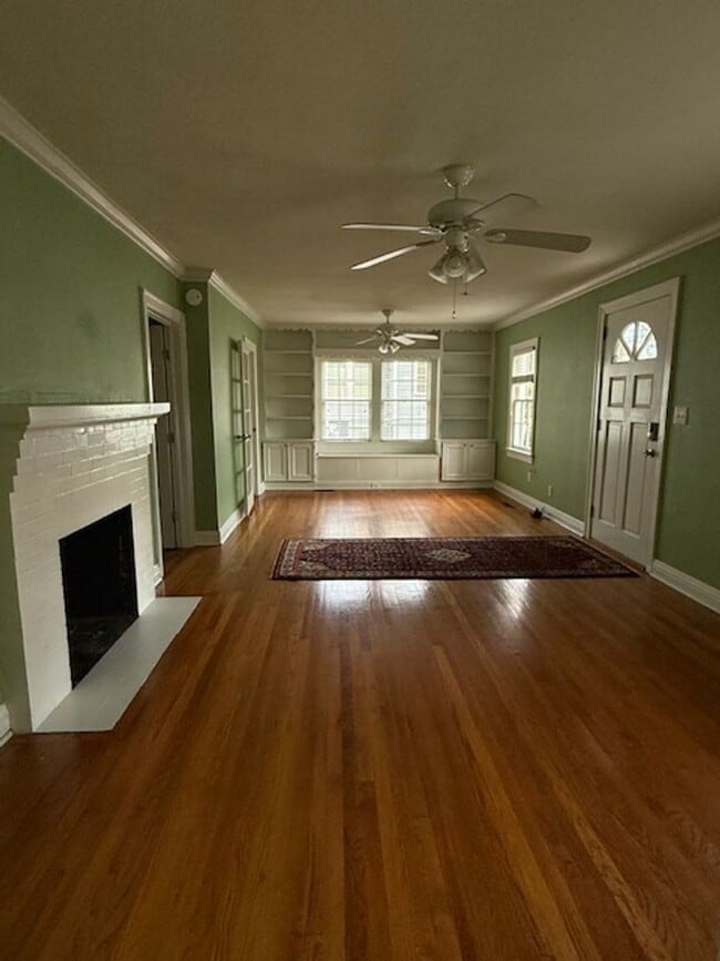 Building Photo - Commercial or Residential