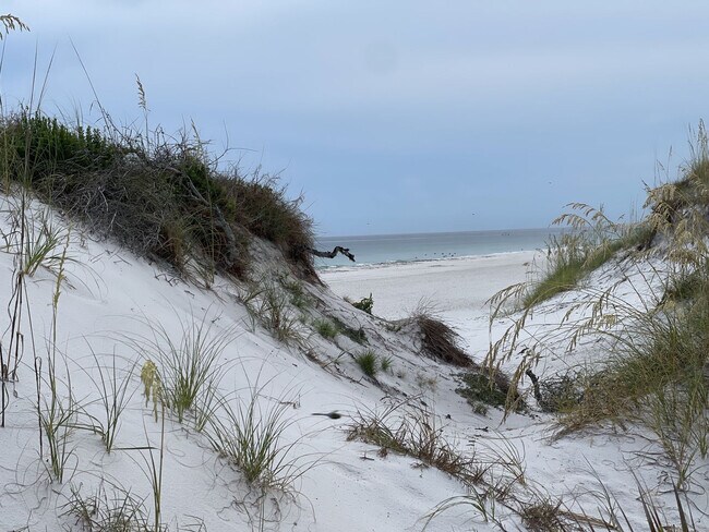 Building Photo - 22022 Front Beach Rd