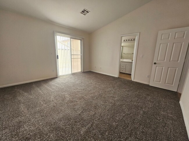 Building Photo - Charming Single-Story with Vaulted Ceilings Near Shopping & Freeways