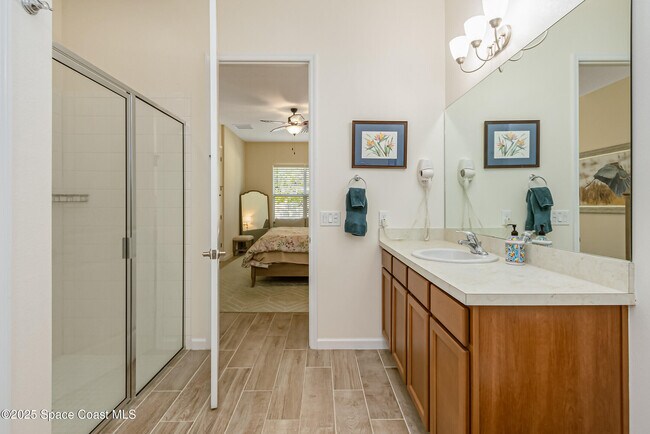 Building Photo - 724 Carlsbad Dr