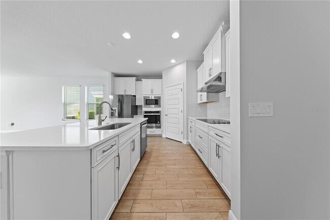 Building Photo - 15537 Mango Isle St