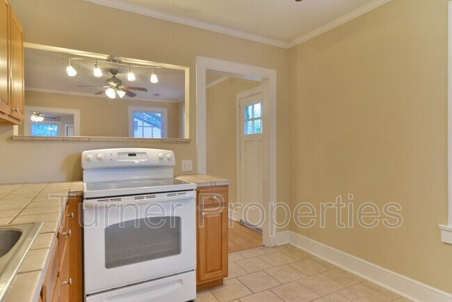 Building Photo - 2729 Kingswood Dr