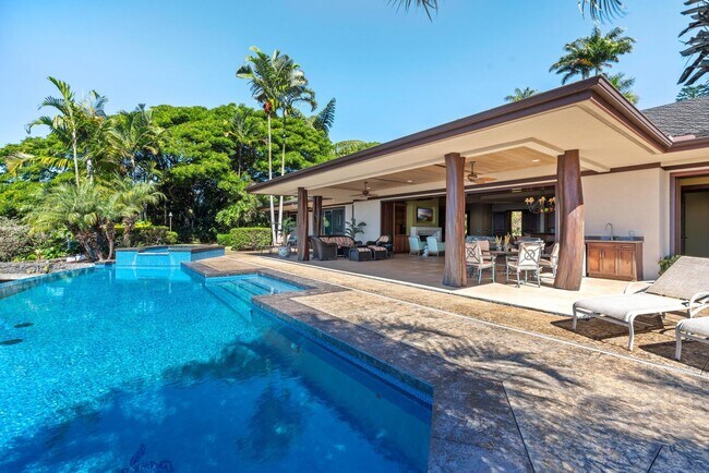 Building Photo - Luxury furnished 4 bedroom 3 bathroom with pool, spa, and outdoor showers