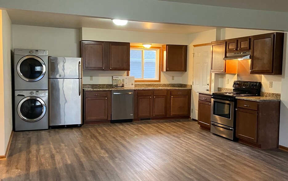 Big Beautiful Kitchen - 2113 S Main St
