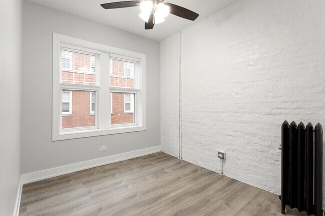 Building Photo - 6118 N Winthrop Ave