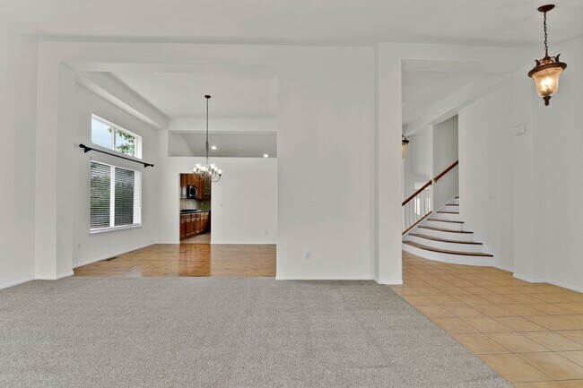 Building Photo - 705 Witchhazel Ct