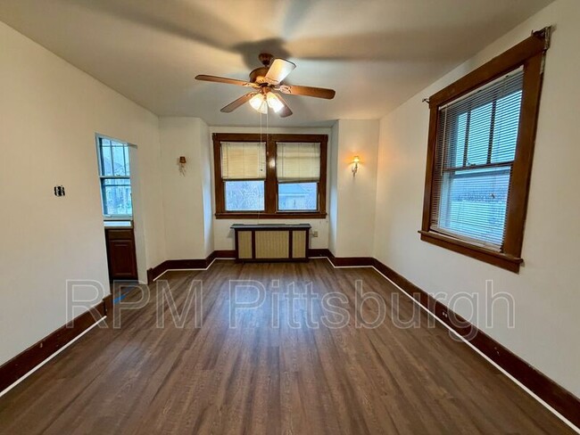 Building Photo - 1011 2nd St