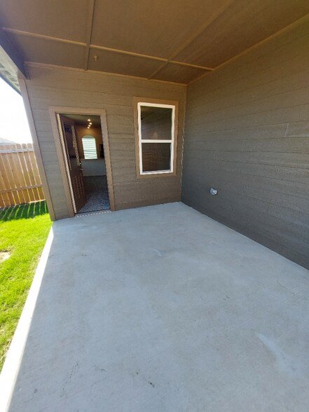Building Photo - 8108 Ravalli St