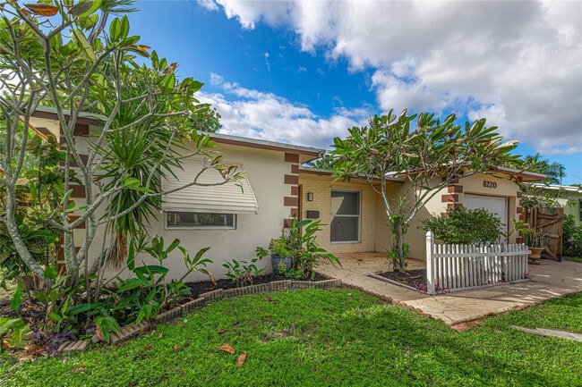 Building Photo - 6220 SW 9th Ct