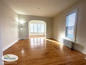 Building Photo - 201 20th Ave NE