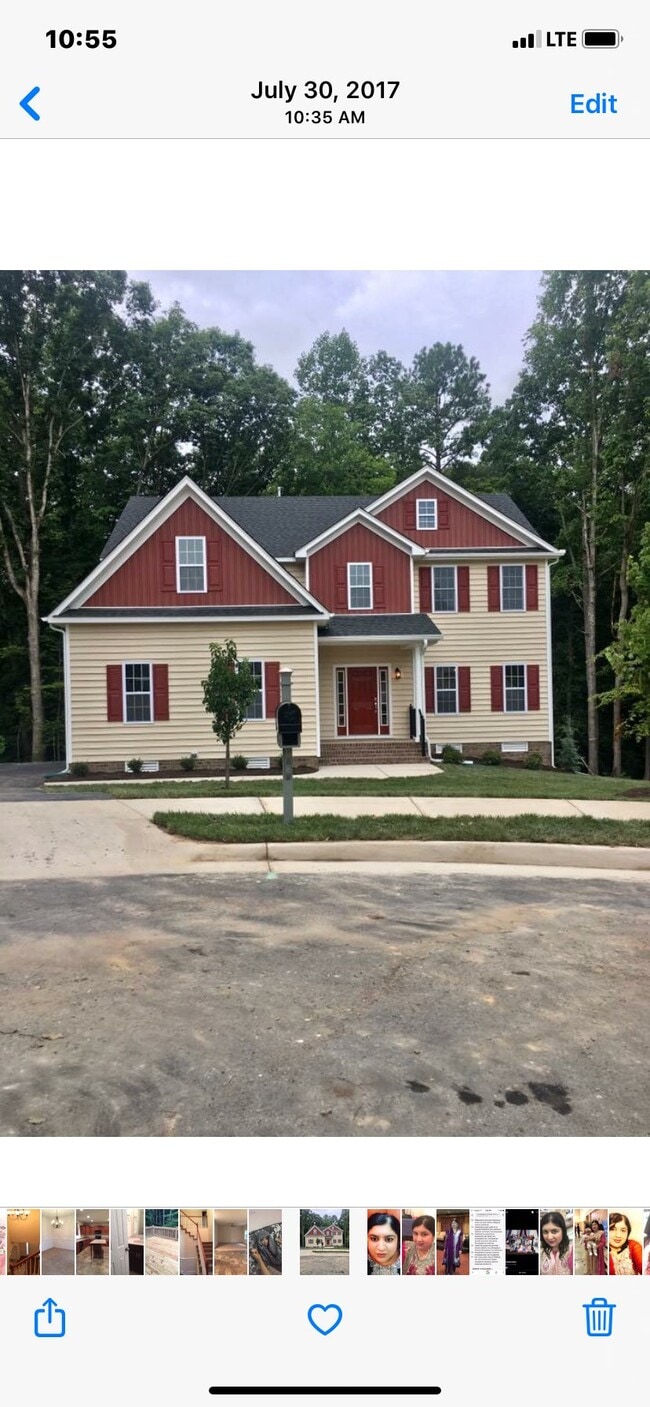 Building Photo - 718 Bella Wy